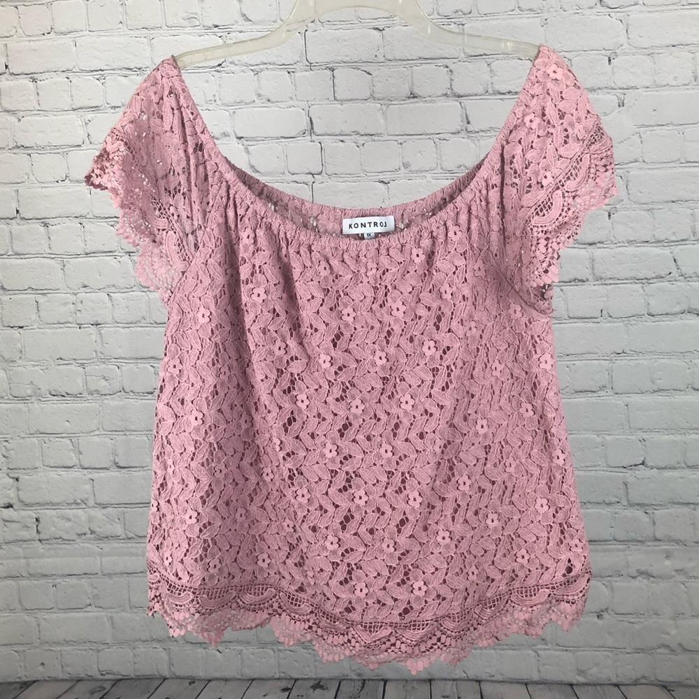 Women’s plus-size pink lace off the shoulder blouse size 1X